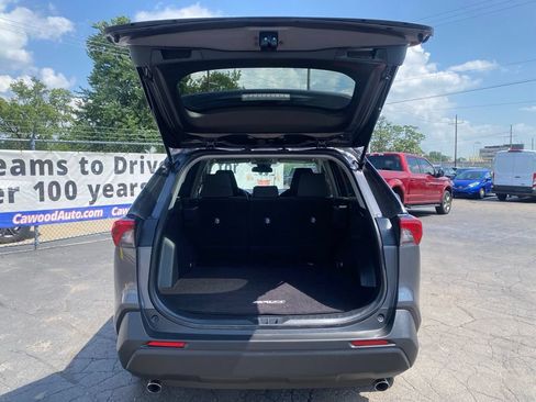 Used 2021 Toyota RAV4 LE w/ Carpet Mat Package (TMS) FWD image 4