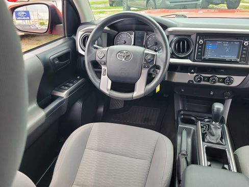 Used 2017 Toyota Tacoma SR5 w/ Tow Package RWD image 17