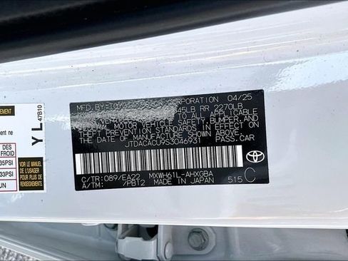 Used 2025 Toyota Prius Plug-In Hybrid image 16