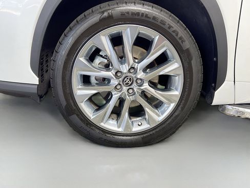 Used 2023 Toyota Highlander Limited FWD image 14