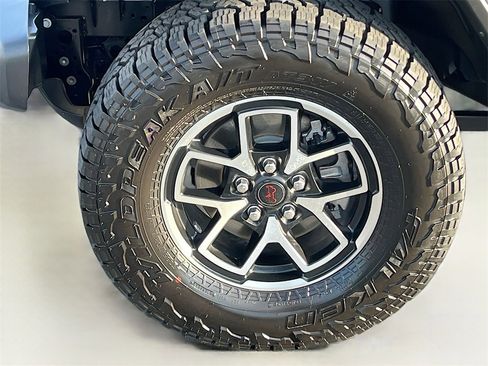 Used 2024 Jeep Gladiator Rubicon w/ Convenience Group image 29