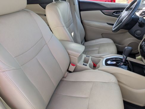 Used 2016 Nissan Rogue SL w/ SL Premium Package image 11