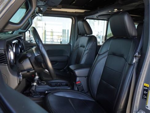 Used 2020 Jeep Wrangler Unlimited Sahara AWD/4WD image 22