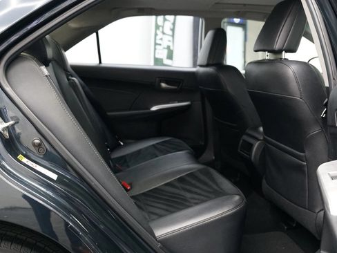 Used 2013 Toyota Camry SE w/ Leather Pkg FWD image 30