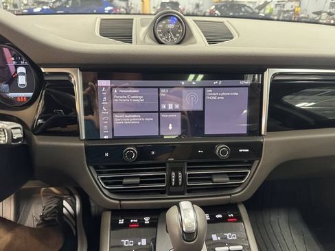 Used 2023 Porsche Macan S AWD/4WD image 19