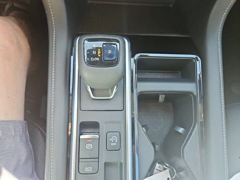 Used 2022 Nissan Pathfinder SV FWD image 19