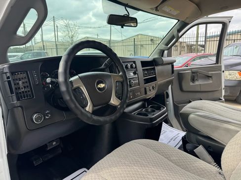 Used 2017 Chevrolet Express 2500 LS image 24