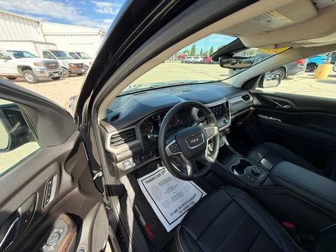 Used 2023 GMC Acadia Denali w/ Black Diamond Edition AWD/4WD image 9