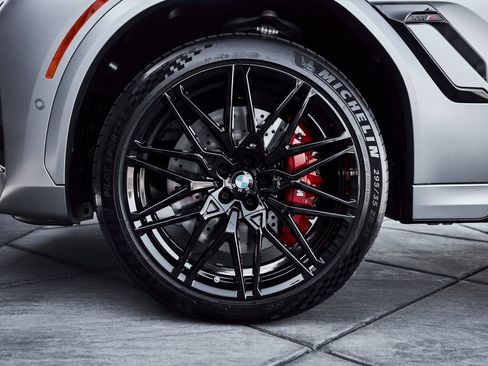 Used 2026 BMW X6 M Competition w/ Executive Package image 3