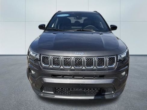 Used 2023 Jeep Compass Latitude image 10