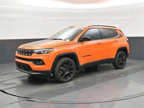 New 2026 Jeep Compass Latitude w/ Mopar Graphics Package image 4