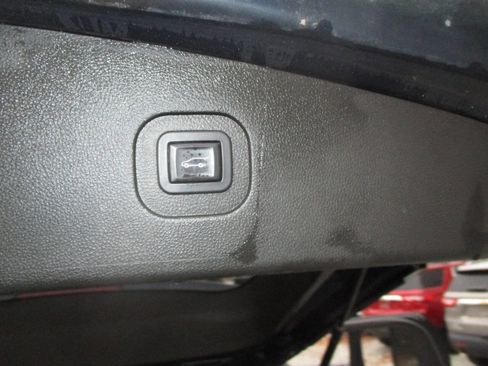 Used 2015 GMC Terrain SLT image 27