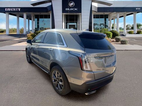 Used 2018 Cadillac XT5 Premium Luxury w/ LPO, Black Ice Package FWD image 3