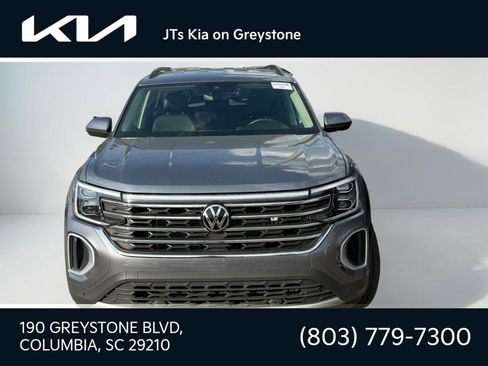 Used 2024 Volkswagen Atlas SE FWD image 1