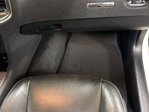 Used 2013 Dodge Charger R/T image 29