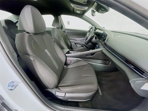 Certified 2026 Hyundai Elantra Sport FWD image 30