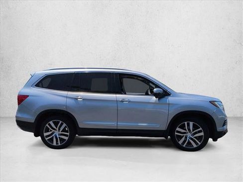 Used 2016 Honda Pilot Touring image 4
