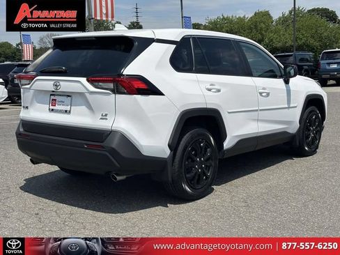 Used 2023 Toyota RAV4 LE AWD/4WD image 7