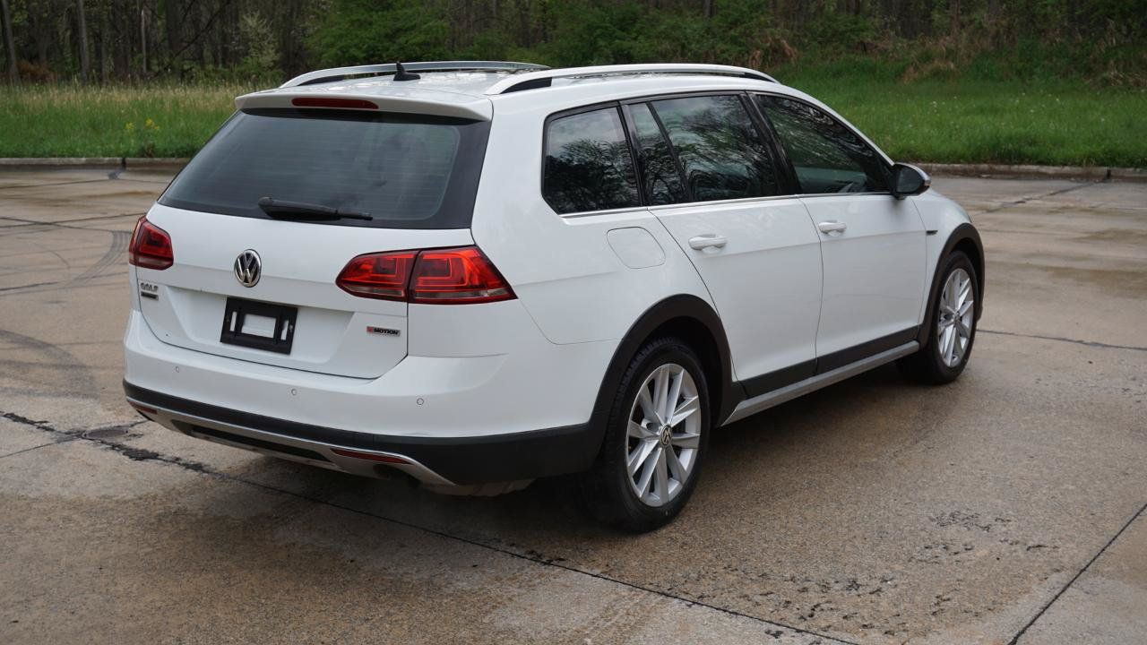 Used 2017 Volkswagen Golf Alltrack SE AWD/4WD image 5
