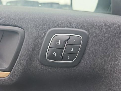 Certified 2022 Ford Escape Titanium w/ Titanium Elite Package image 33