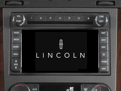 Used 2014 Lincoln Navigator 4WD image 21