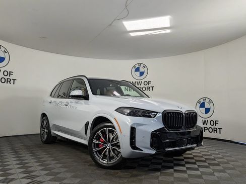 New 2026 BMW X5 xDrive40i w/ M Sport Package AWD/4WD image 3