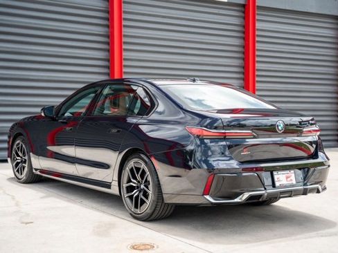 Used 2023 BMW 740i w/ Parking Assistance Package image 9