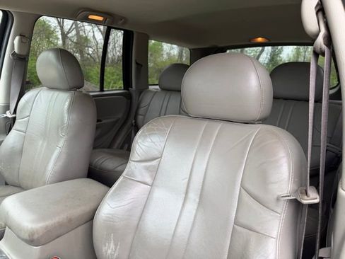 Used 2004 Jeep Grand Cherokee Laredo w/ Cold Weather Group AWD/4WD image 11
