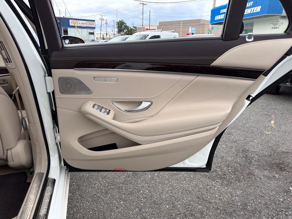 Used 2020 Mercedes-Benz S 560 4MATIC Sedan image 23