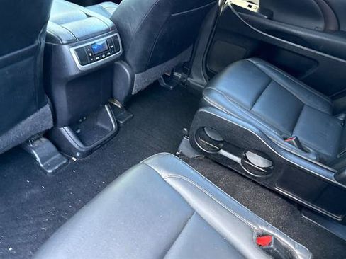 Used 2017 Toyota Highlander XLE AWD/4WD image 12