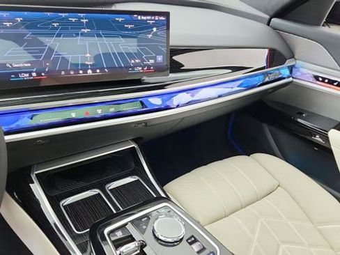 Used 2026 BMW 740i w/ Premium Package RWD image 46