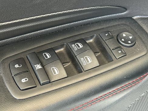 Used 2025 Dodge Durango GT AWD/4WD image 12