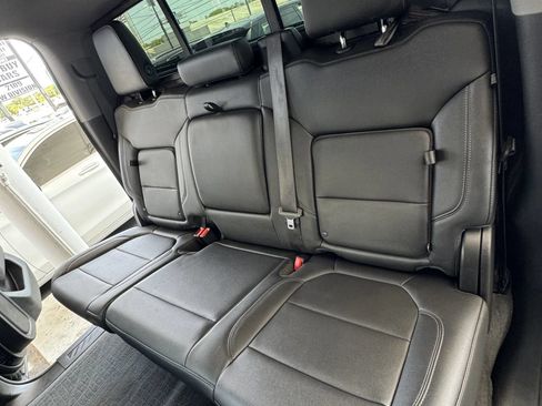Used 2019 Chevrolet Silverado 1500 LT Trail Boss AWD/4WD image 19