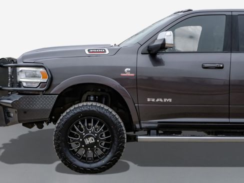 Used 2022 RAM 3500 Laramie image 10