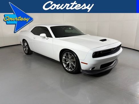 Used 2022 Dodge Challenger GT RWD image 1