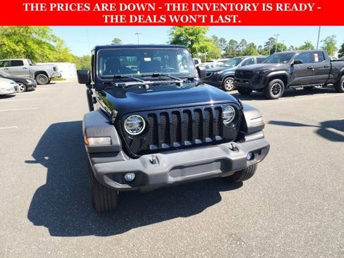 Used 2021 Jeep Wrangler Unlimited Sport AWD/4WD image 3