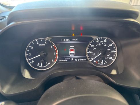 Used 2024 Nissan Rogue SV FWD image 23