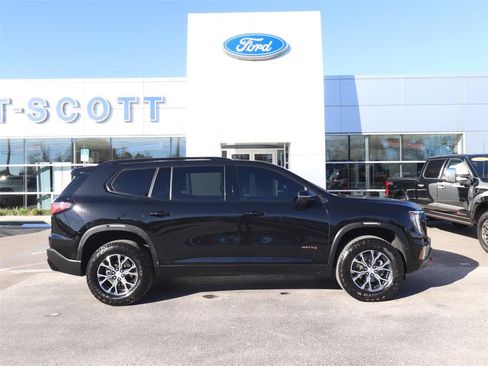 Used 2024 GMC Acadia AT4 w/ Luxury Package image 15