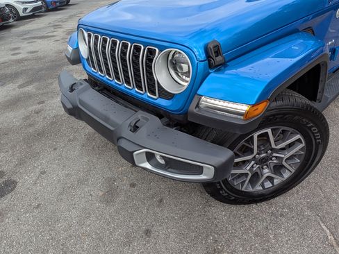 Used 2024 Jeep Wrangler Sahara w/ Safety Group image 13