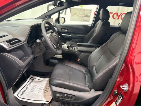 Used 2026 Toyota Sienna Limited AWD/4WD image 23