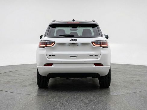 Used 2025 Jeep Compass Trailhawk image 7