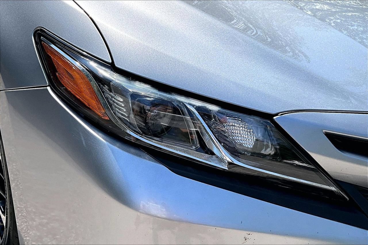 Used 2019 Toyota Camry SE FWD image 31