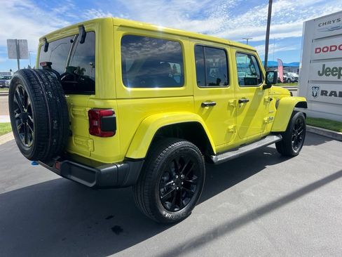 Used 2023 Jeep Wrangler Unlimited Sahara AWD/4WD image 14
