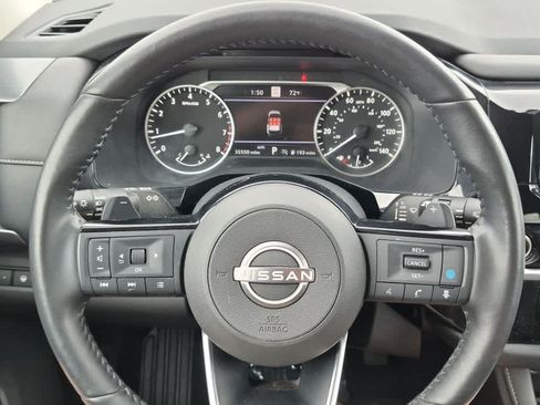 Used 2023 Nissan Pathfinder SL AWD/4WD image 18