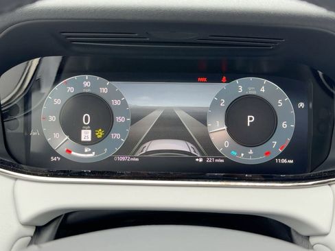 Used 2024 Land Rover Range Rover Evoque Dynamic SE image 19