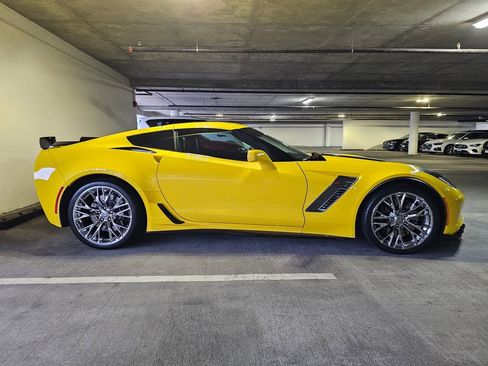Used 2015 Chevrolet Corvette Z06 w/ 3LZ Preferred Equipment Group image 8