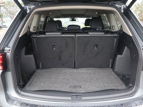 Used 2024 Volkswagen Atlas SEL Premium R-Line image 40