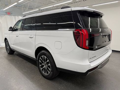 Used 2025 Ford Expedition Max Platinum AWD/4WD image 3