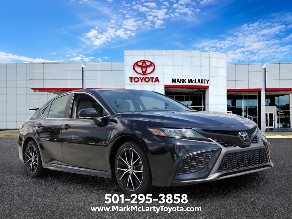Used 2024 Toyota Camry SE FWD image 7