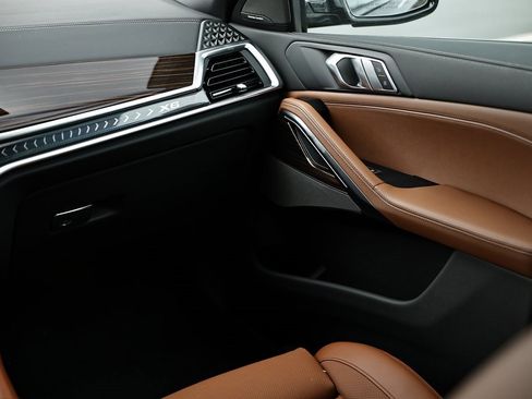 New 2026 BMW X6 xDrive40i w/ Climate Comfort Package image 28